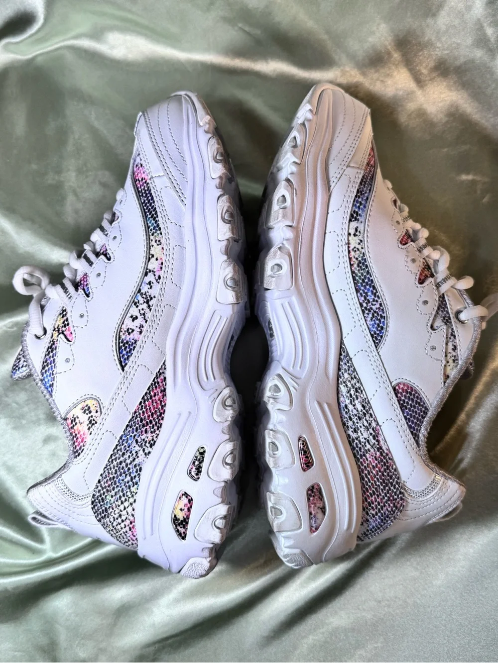 Skechers D'Lites White Sneakers with Rainbow Snakeskin Accent size 10